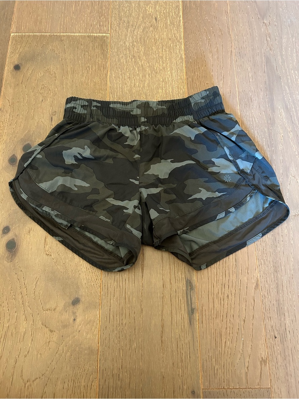 Athleta green camo shorts